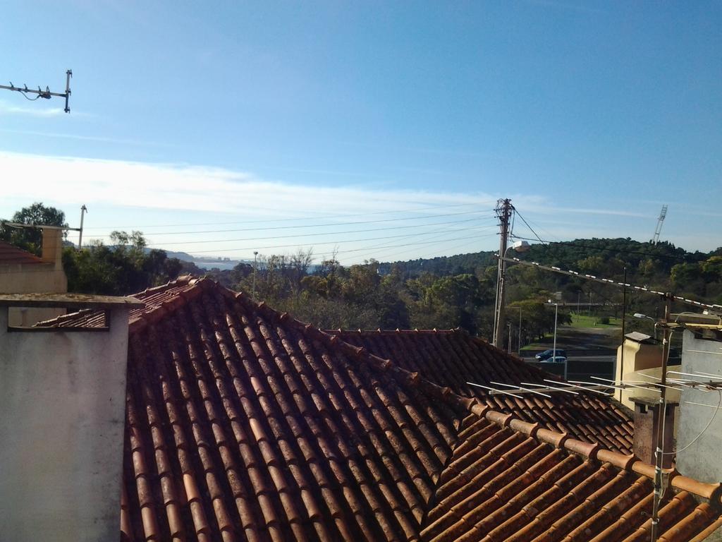 אוייראס Typical Small House Near Lisbon מראה חיצוני תמונה