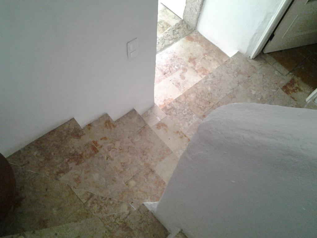 אוייראס Typical Small House Near Lisbon מראה חיצוני תמונה